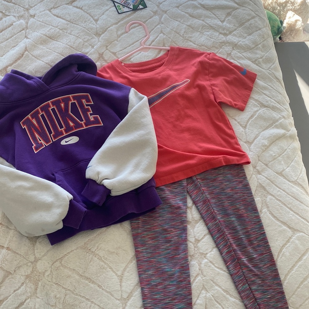 6-7 Girls Nike Set